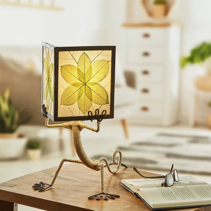Eangee Home Design - Wholesale Accent/Desk Lamp - Enlightened Gecko Table Lamp Green, Cocoa Leaves on Shade5