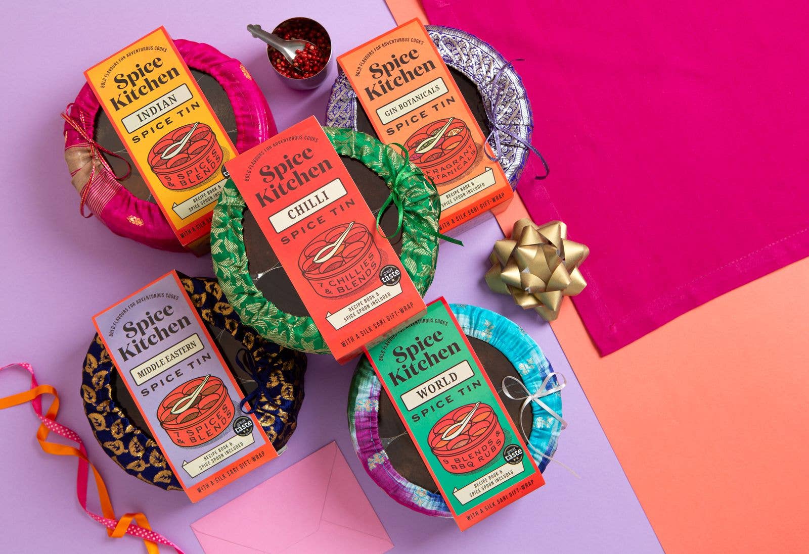 Spice Kitchen – Mistura de especiarias secas por atacado – Lata de especiarias indianas com 9 especiarias e envoltório de sari de seda2