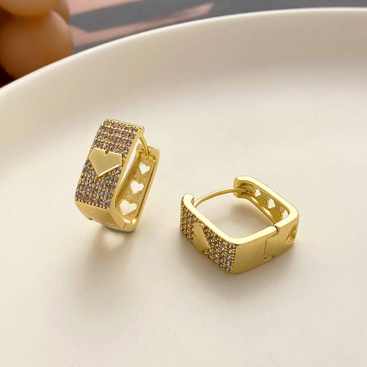 Rechteckiger Huggie-Kristall mit Herzschlaufen-Ohrring für den Großhandel von Gemscape UK