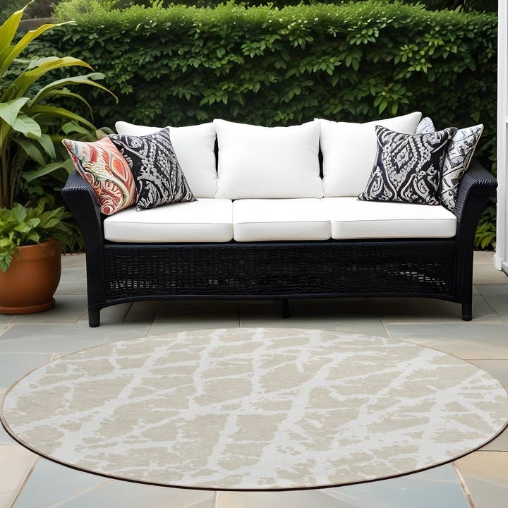 HomeRoots - Wholesale Area rug - 8' Round Beige and Ivory Round Abstract Non Skid Area Rug