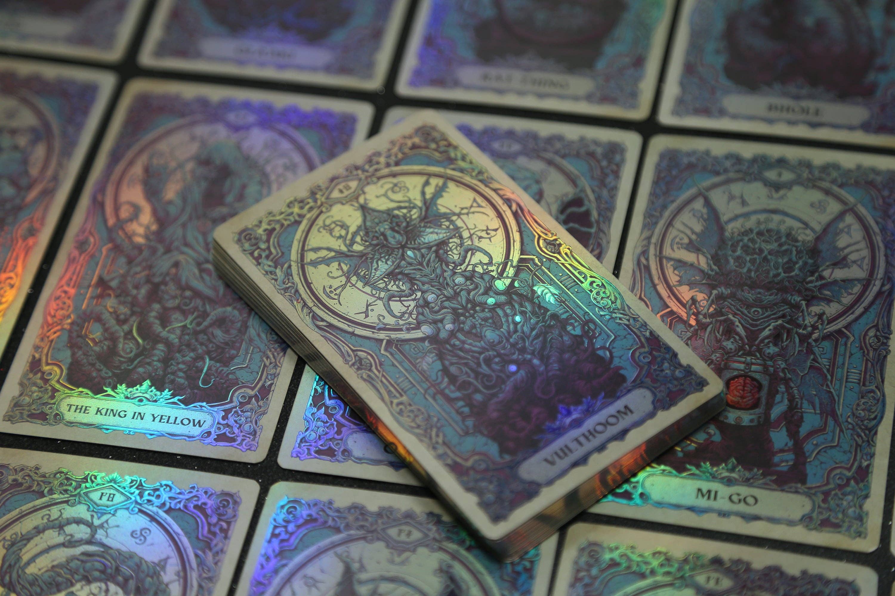 Vermilion Collection - Wholesale Tarot Cards - Reflections on the Wall Cthulhu Mythos Oracle11