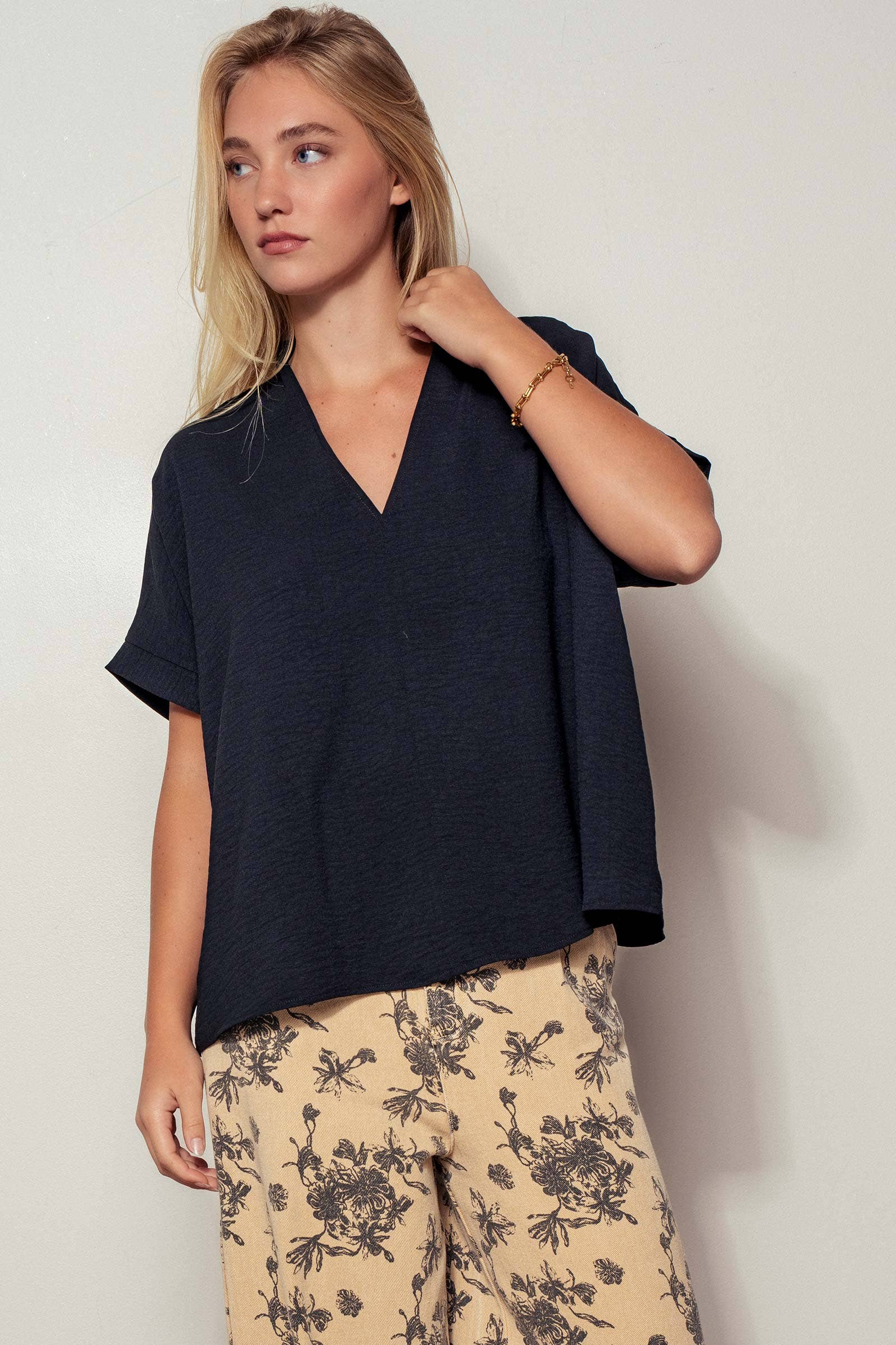 Urban Daizy - Vente T-shirt – femme - Haut à col en V Breezy Airflow-SS17