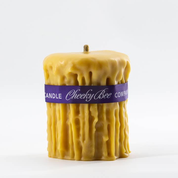 #09 - Signature Drip Pillar - Guld bivokslys for engroshandel hos Cheeky Bee Candle Company Inc.