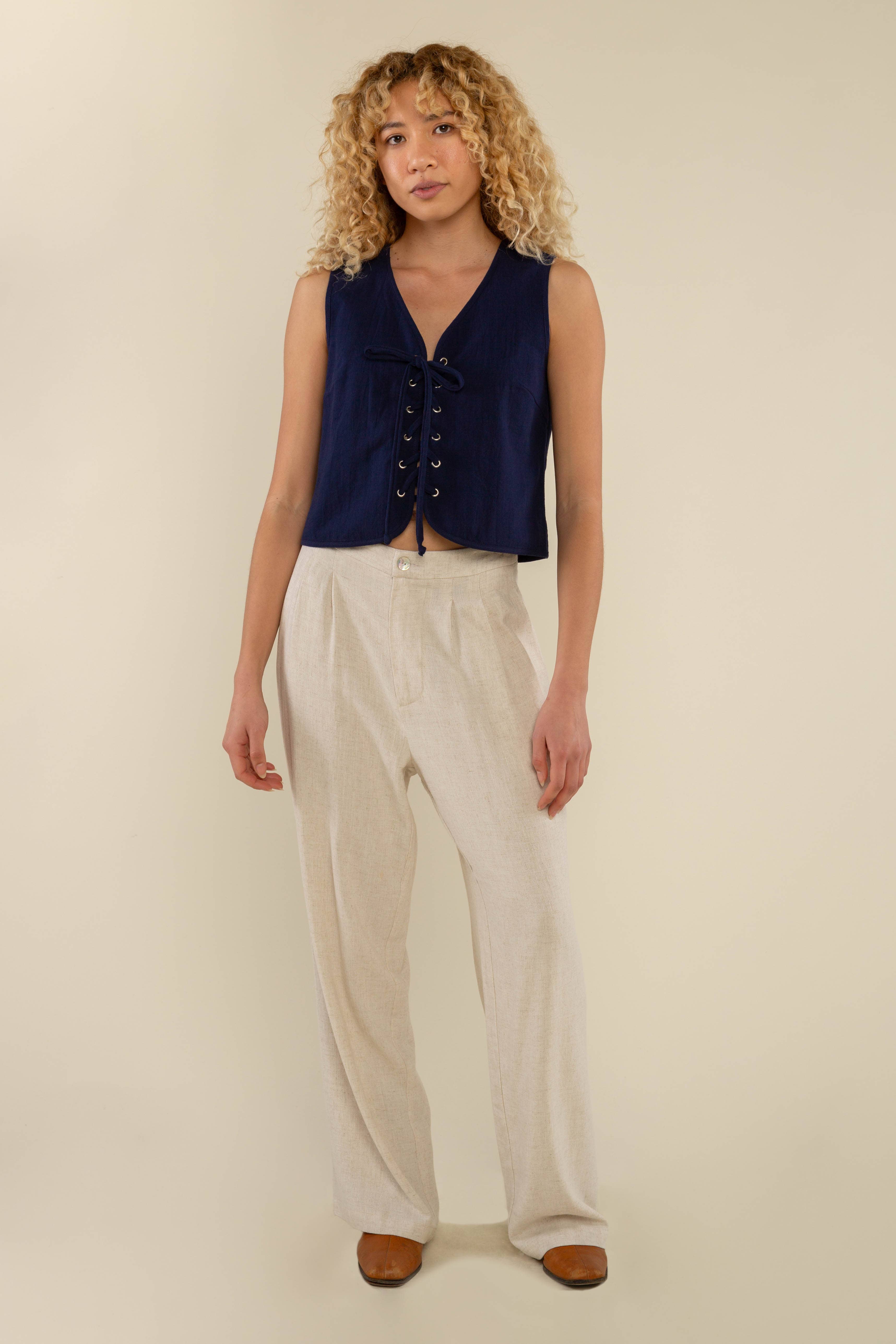 NLT - Venta al por mayor Camiseta sin mangas - Mujer - Camiseta sin mangas Parker con cordones y ojales, talla grande10