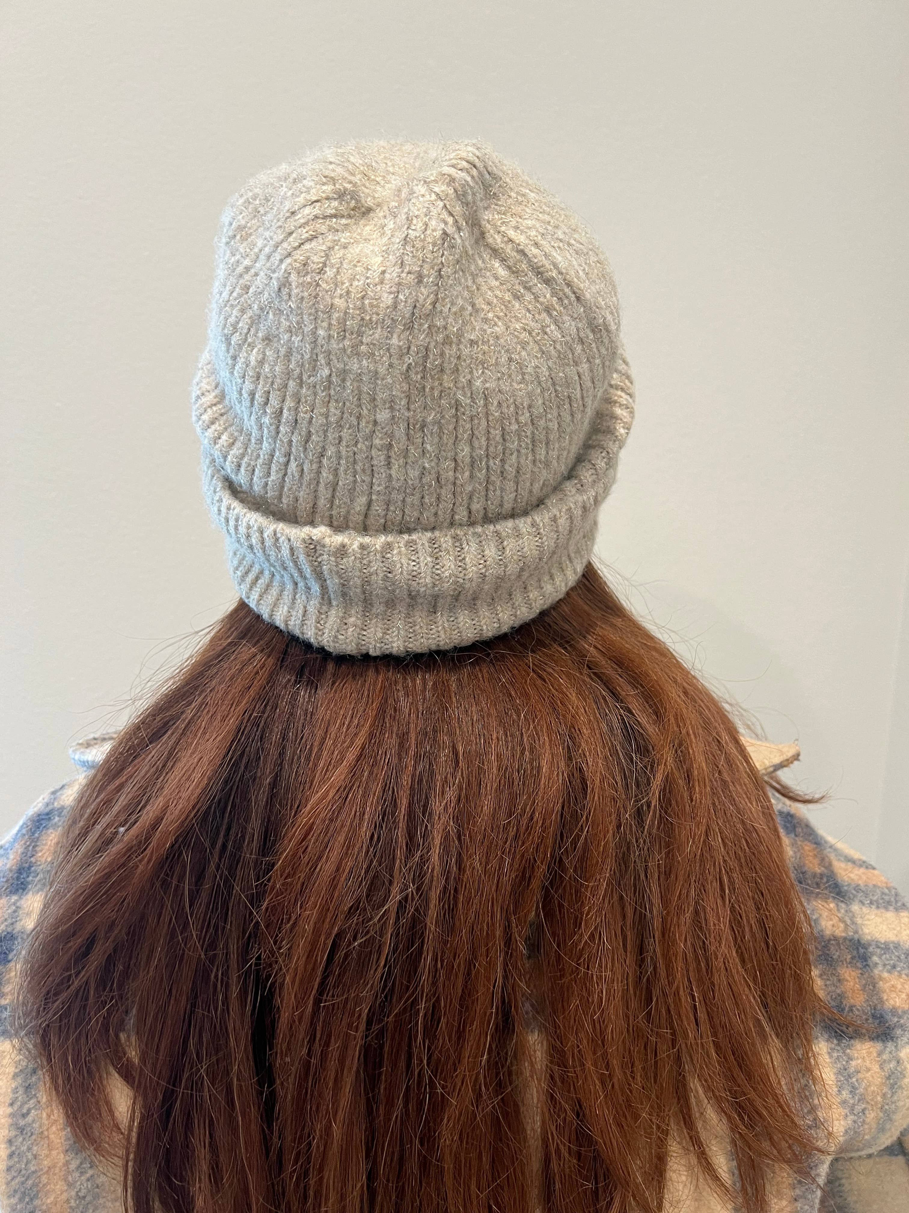 Justin & Taylor – Engroshandel Beanie - Dame – Rich Luxe hue med lurex-detaljer13