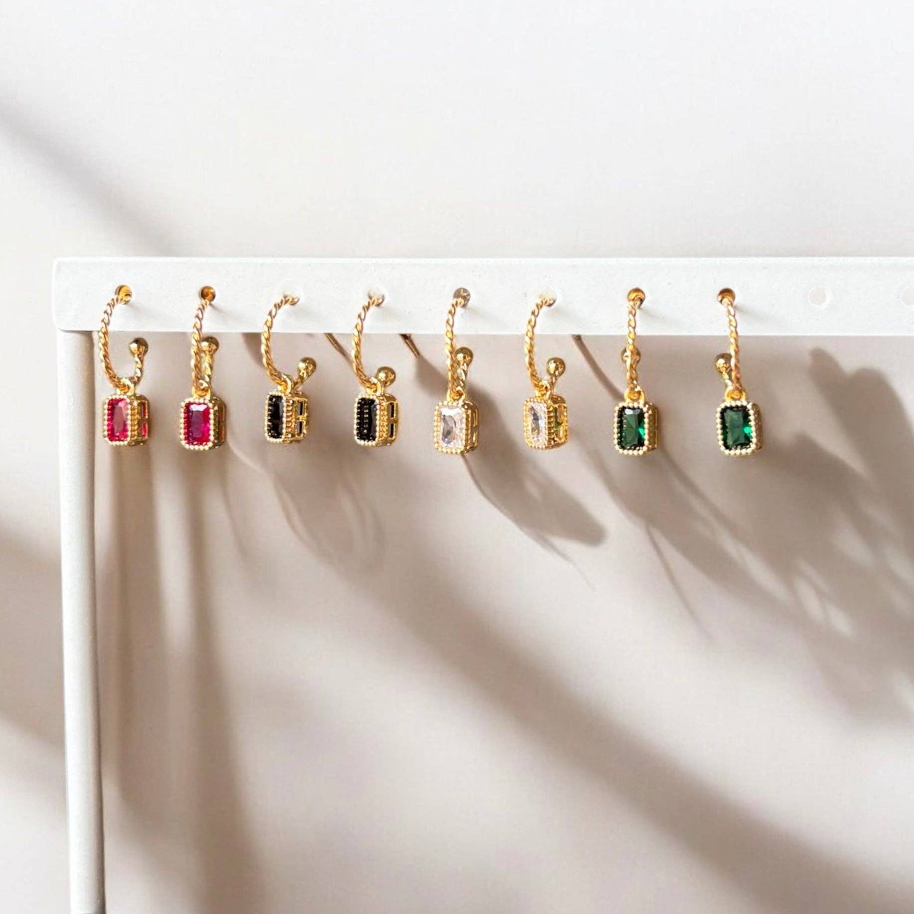 DUESTELLE ITALIA - Wholesale Huggie Earrings - Petite Gem - Half hoop gold earrings with gems4