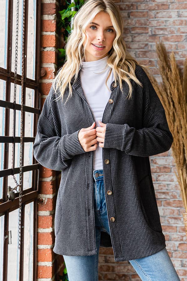 7th Ray – Großhandel Hemdjacke/Shacket – Damen – Solide Rippe Knopfleiste Seitentaschen Langarm Shacket T525626