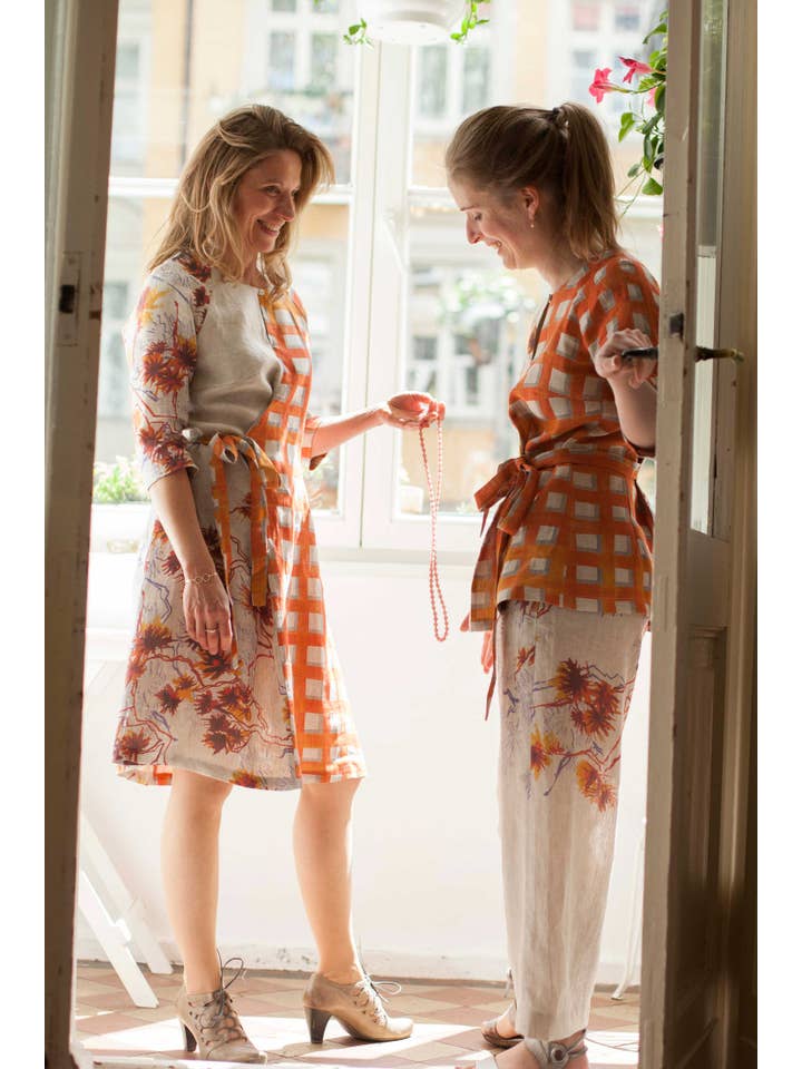Clara Kaesdorf – Engroshandel Bluse - Dame – Orange wrap bluse linned