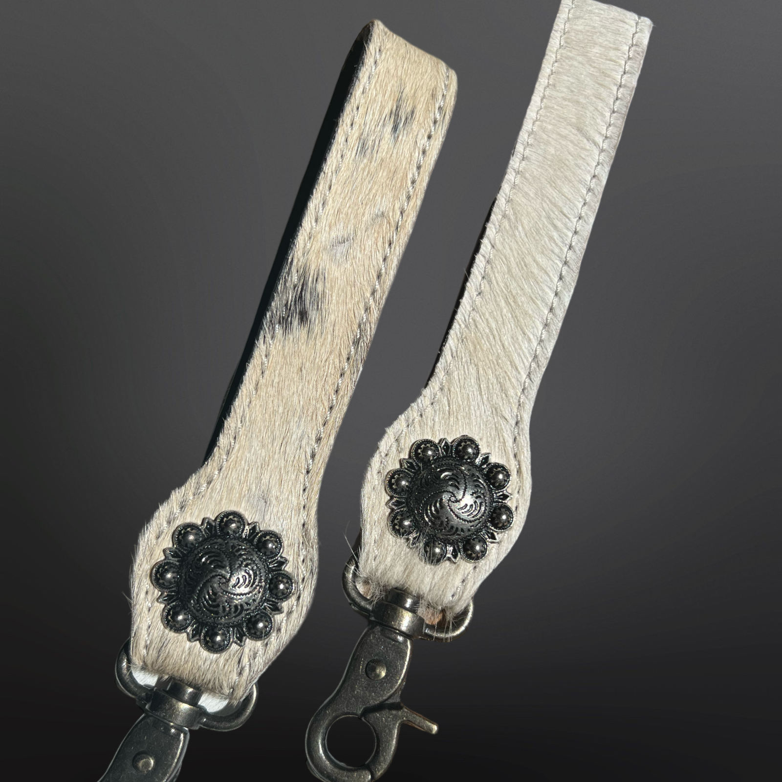 Westrian International - Wholesale Keychain - Unisex - Western Cowhide Concho Keychain - Off White1