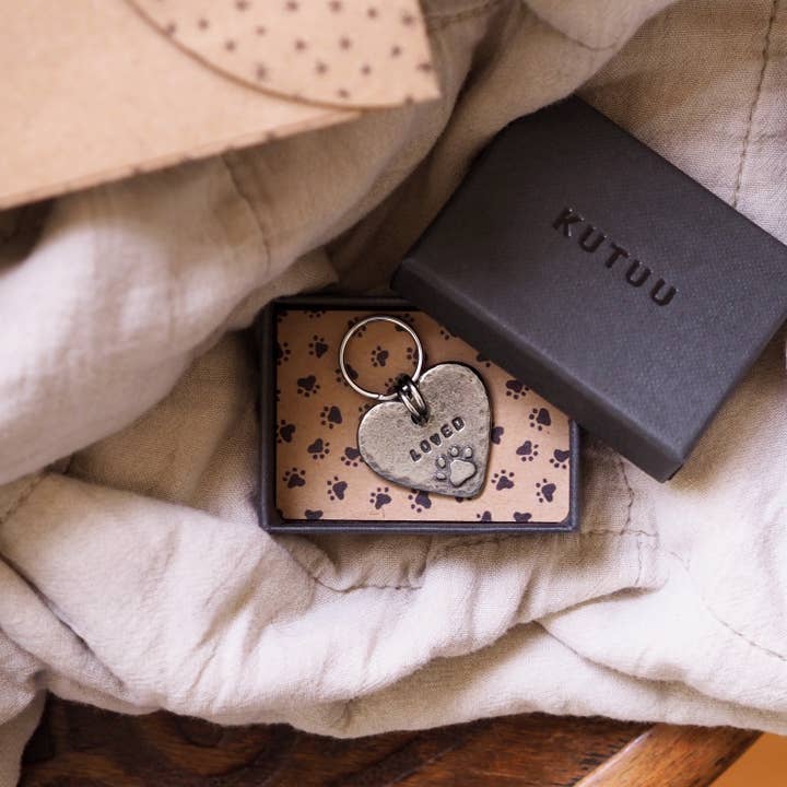 Kutuu - Wholesale Pet collar charm – Dog - 'Loved' Dog Collar Charm2