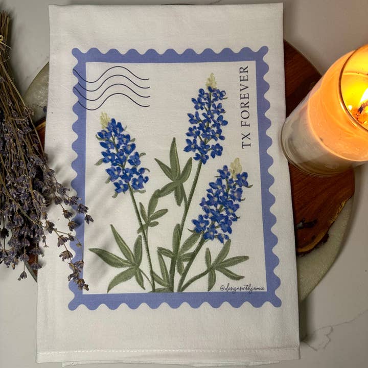 Torchon à motif de timbre Bluebonnet pour la vente par Designs with Jamie
