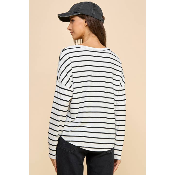 Les Amis - Wholesale Knit Top - Women's - Striped V-Neck Knit Top5