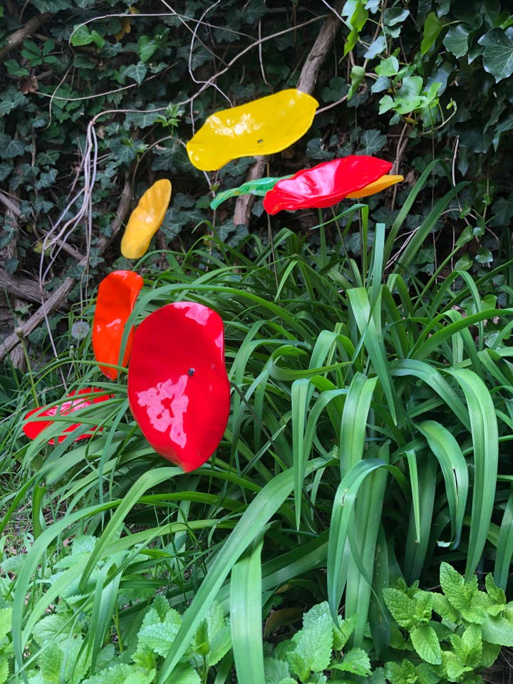 Middelgrote glazen bloem voor buiten in geel voor wholesale door CARNEOL GLASS