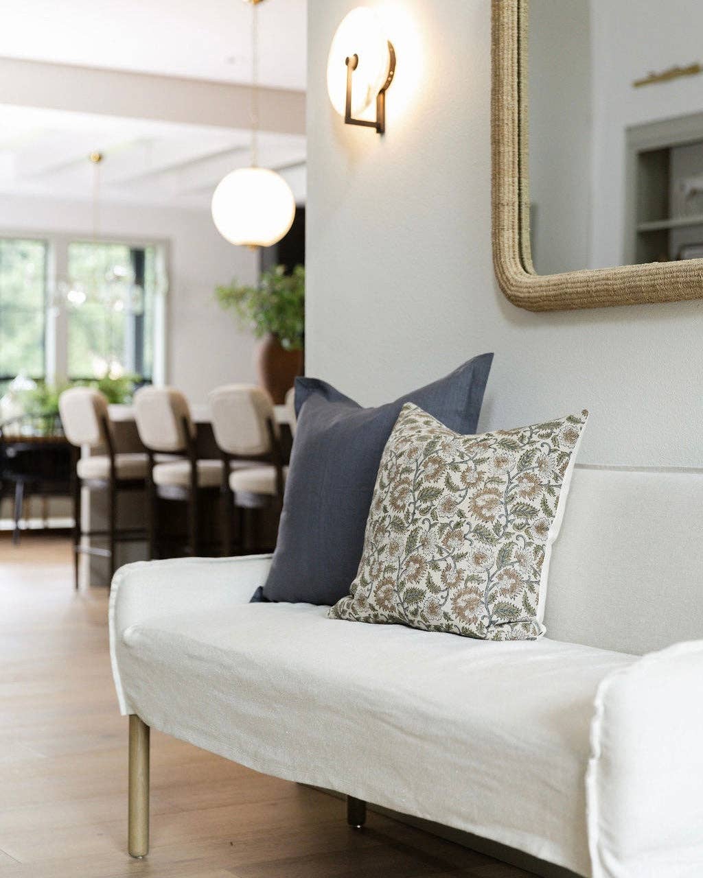 Linen & James - Vente Housse de coussin - Ethel | Housse de Coussin en Lin Naturel à Motif Floral Sage8