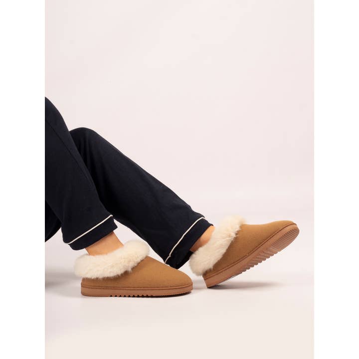 Lunar Shoes – wholesale Slippers – Women's – Cranbrook Tan Boxed Slipper1