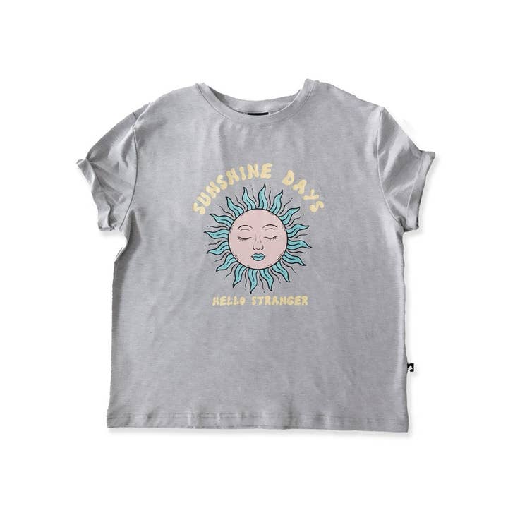CAMISETA SUNSHINE BAILEY - Greymarle para venta al por mayor de Hello Stranger Kidswear