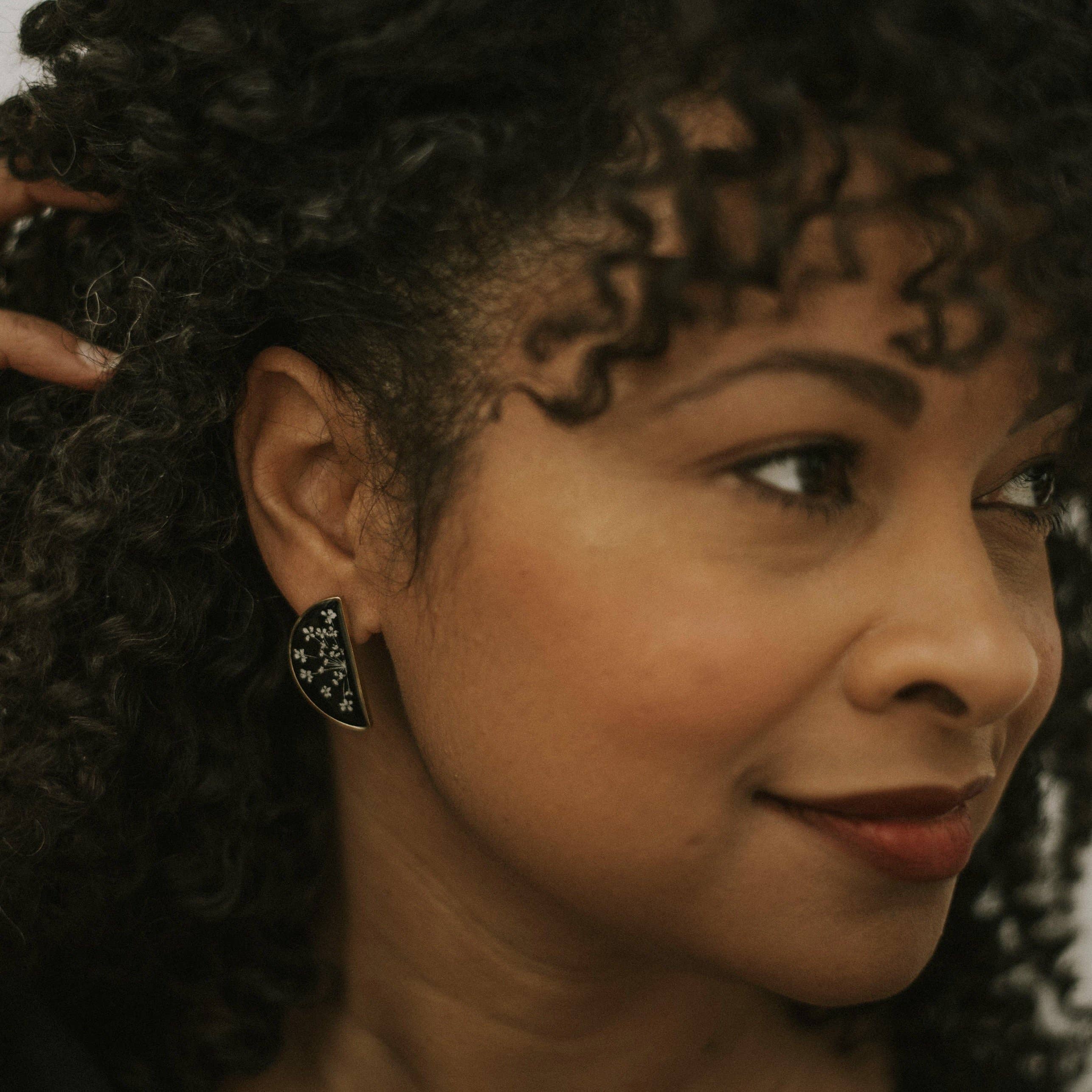 Seed & Soil Botanical Jewelry - Vendita all'ingrosso Orecchini a bottone - Borchie divise3