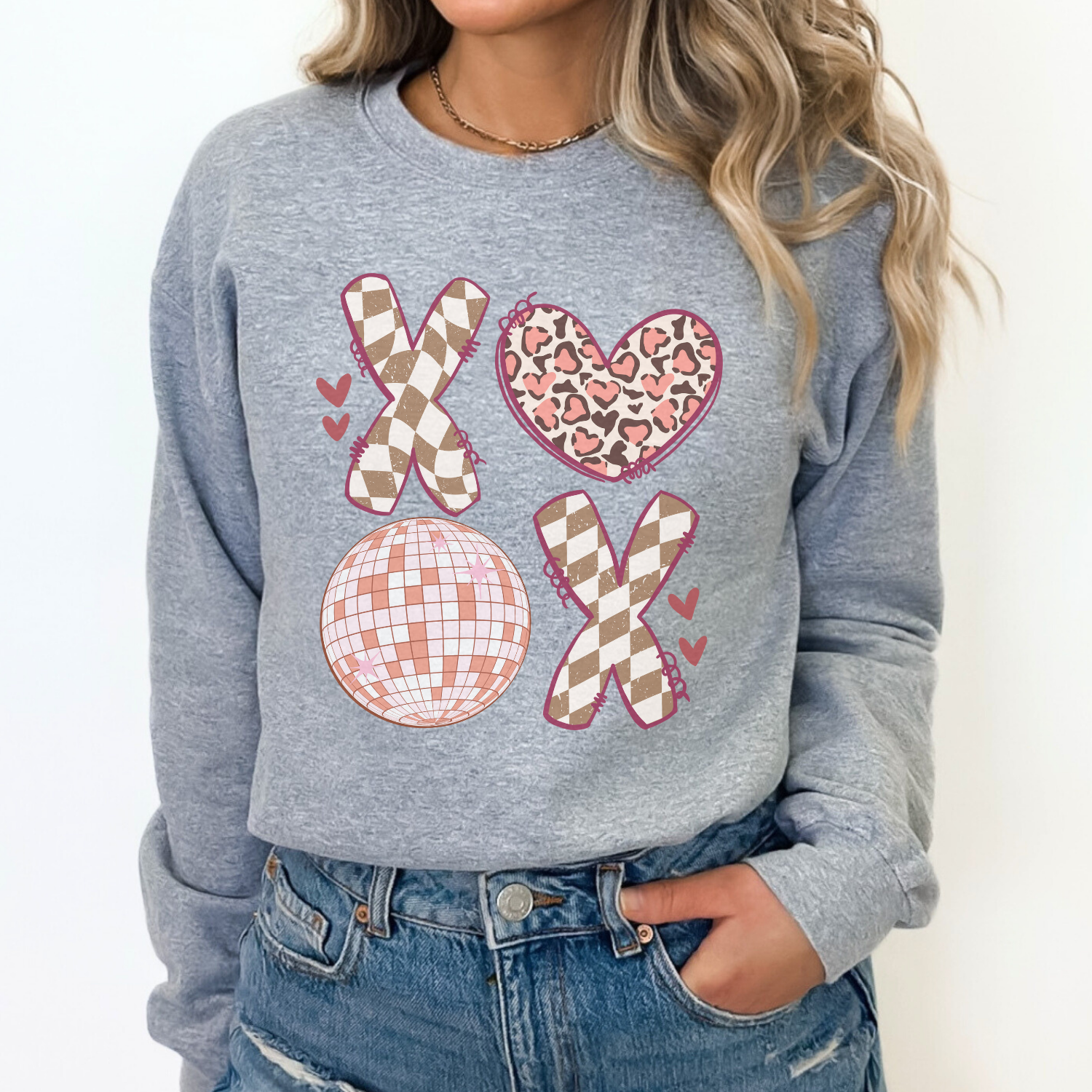 ATTA TOOD Wholesale - Wholesale Graphic Sweatshirt - Women's - Retro XOXO Valentine women's graphic sweatshirt, Boho crew2