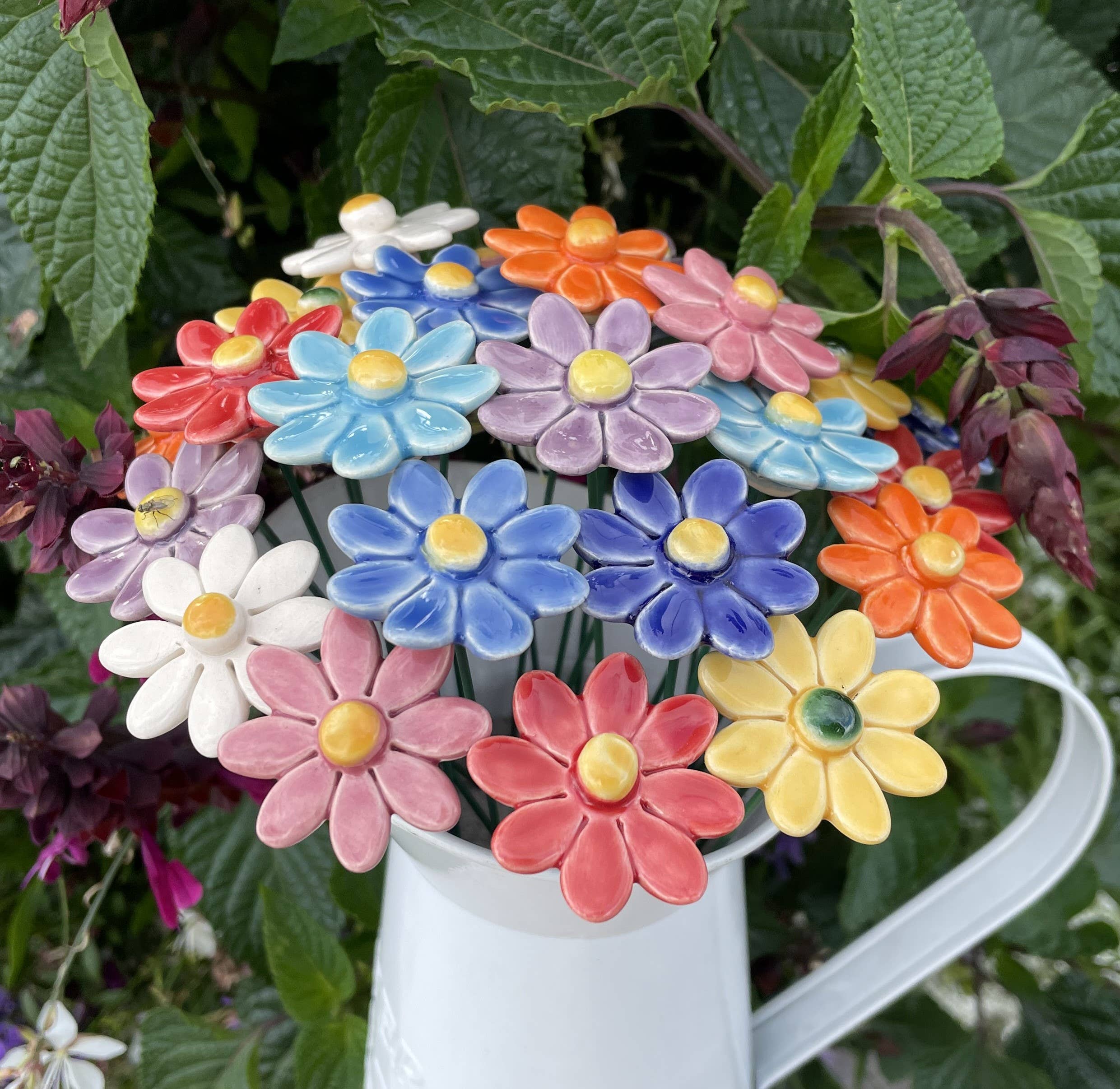 Pannonhem AB. - Wholesale Artificial Flowers - Ceramic Flower Daisy/small, Plant stake,Daisy on stem11