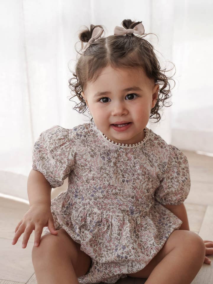 RAI & CO – Engroshandel Romper - Baby – Eliza Blomstret Buksedragt8