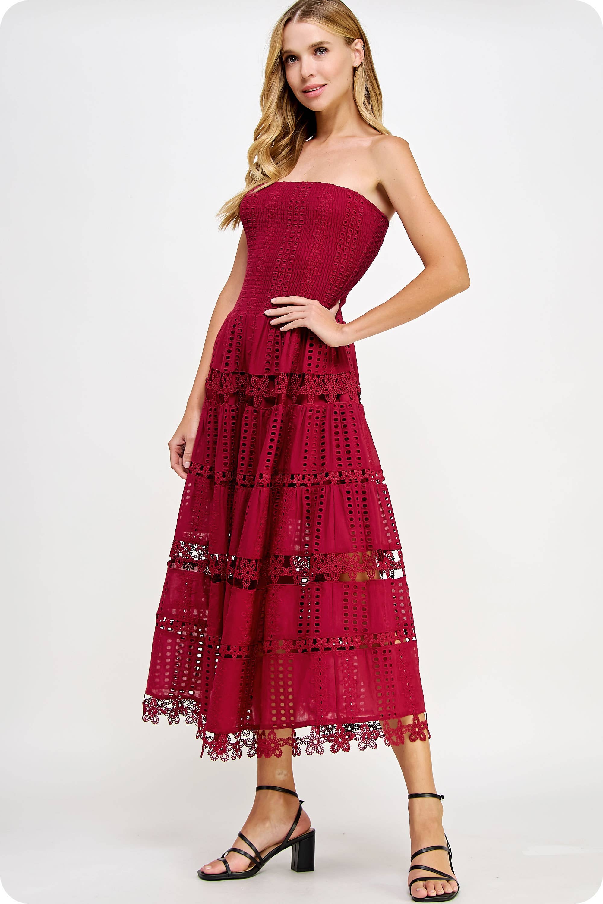 Strut & Bolt - Wholesale Jurk - Dames - Kanten kokerjurk met oogjes40