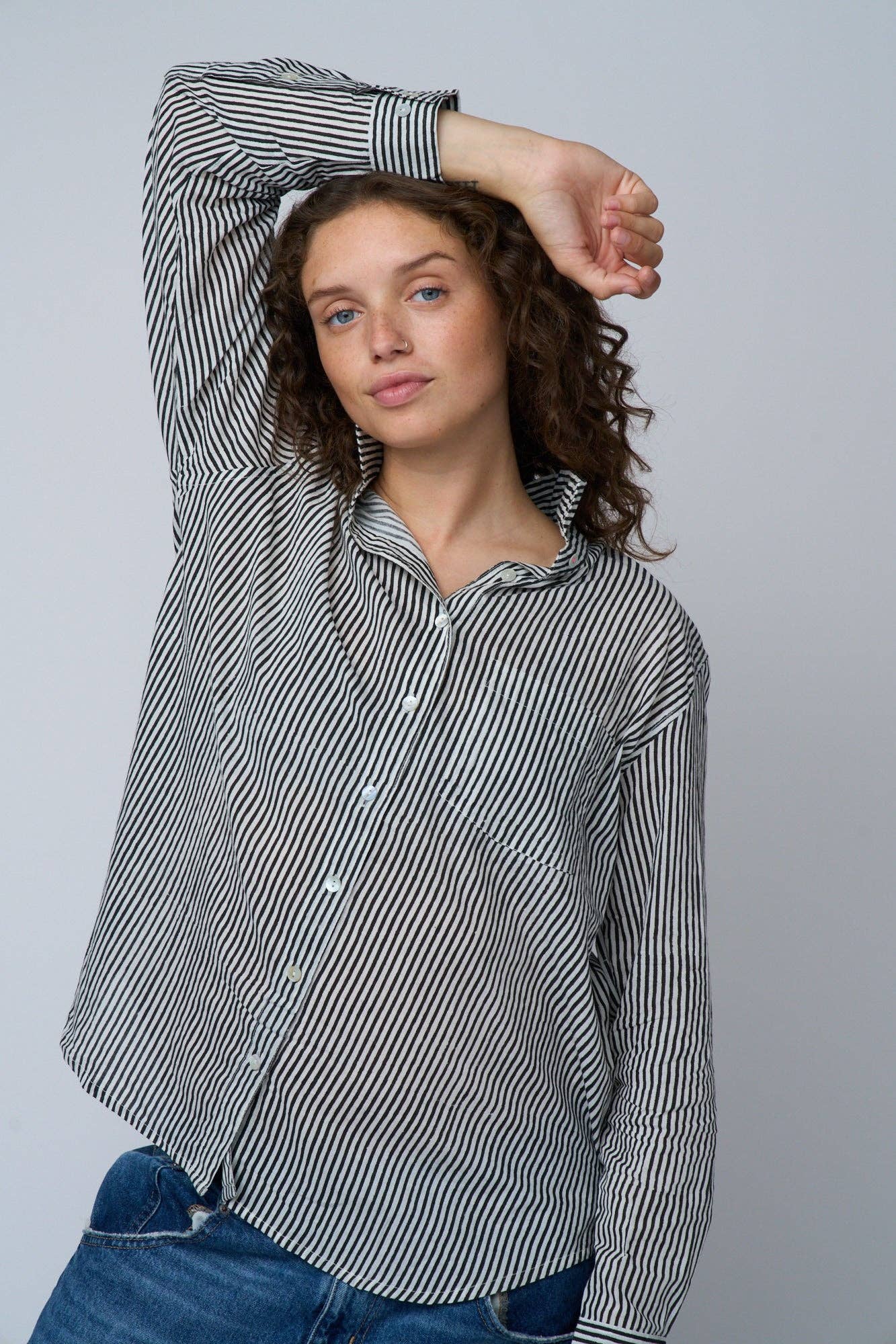 and for Good – Großhandel Hemd mit Button-down-Kragen – Damen – Good Boyfriend Shirt - Herrenmode Stripe Schwarz21