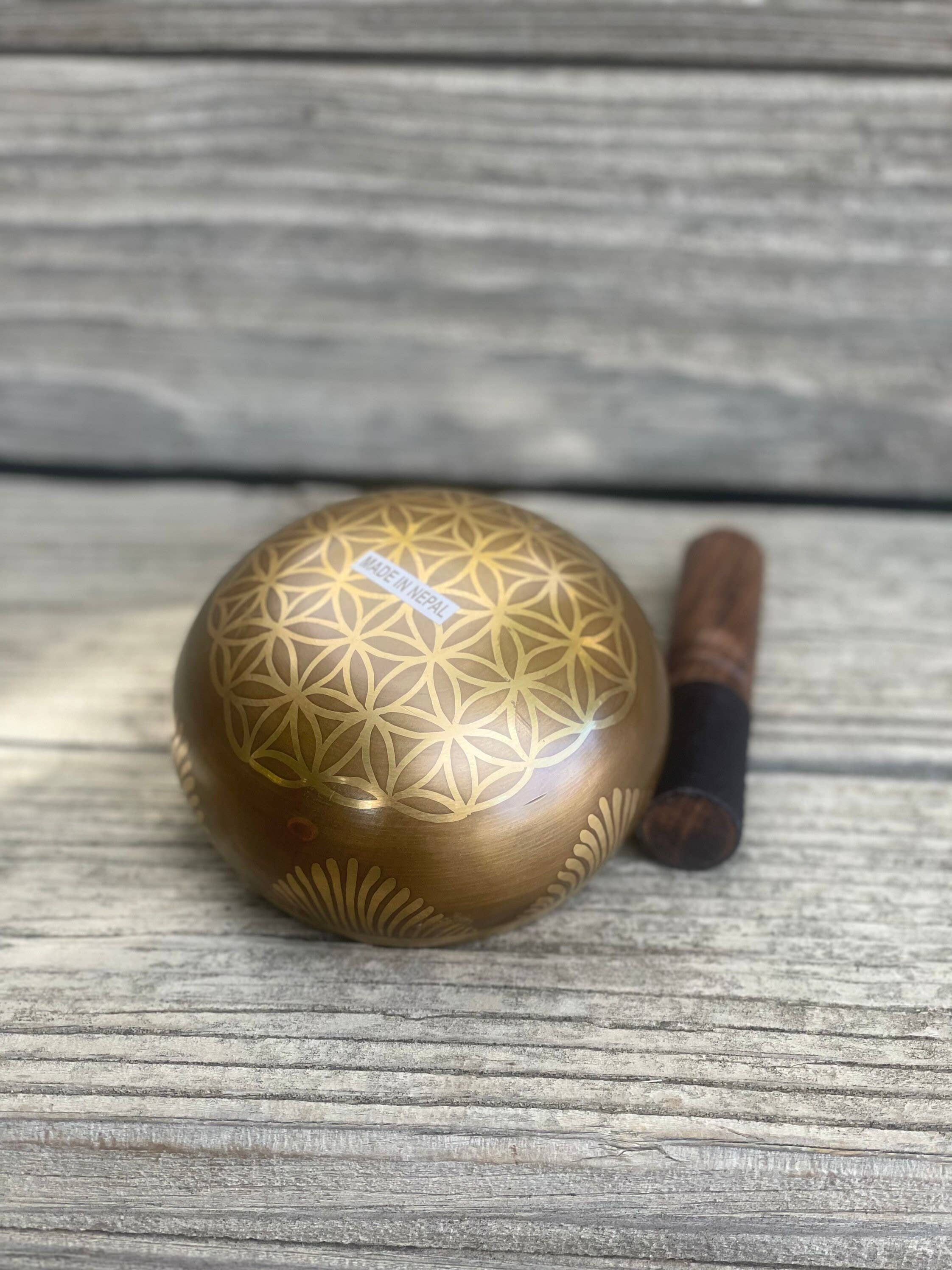 Like International – wholesale Meditationsprodukter – Tibetansk sångskålset med kudde och klubba1