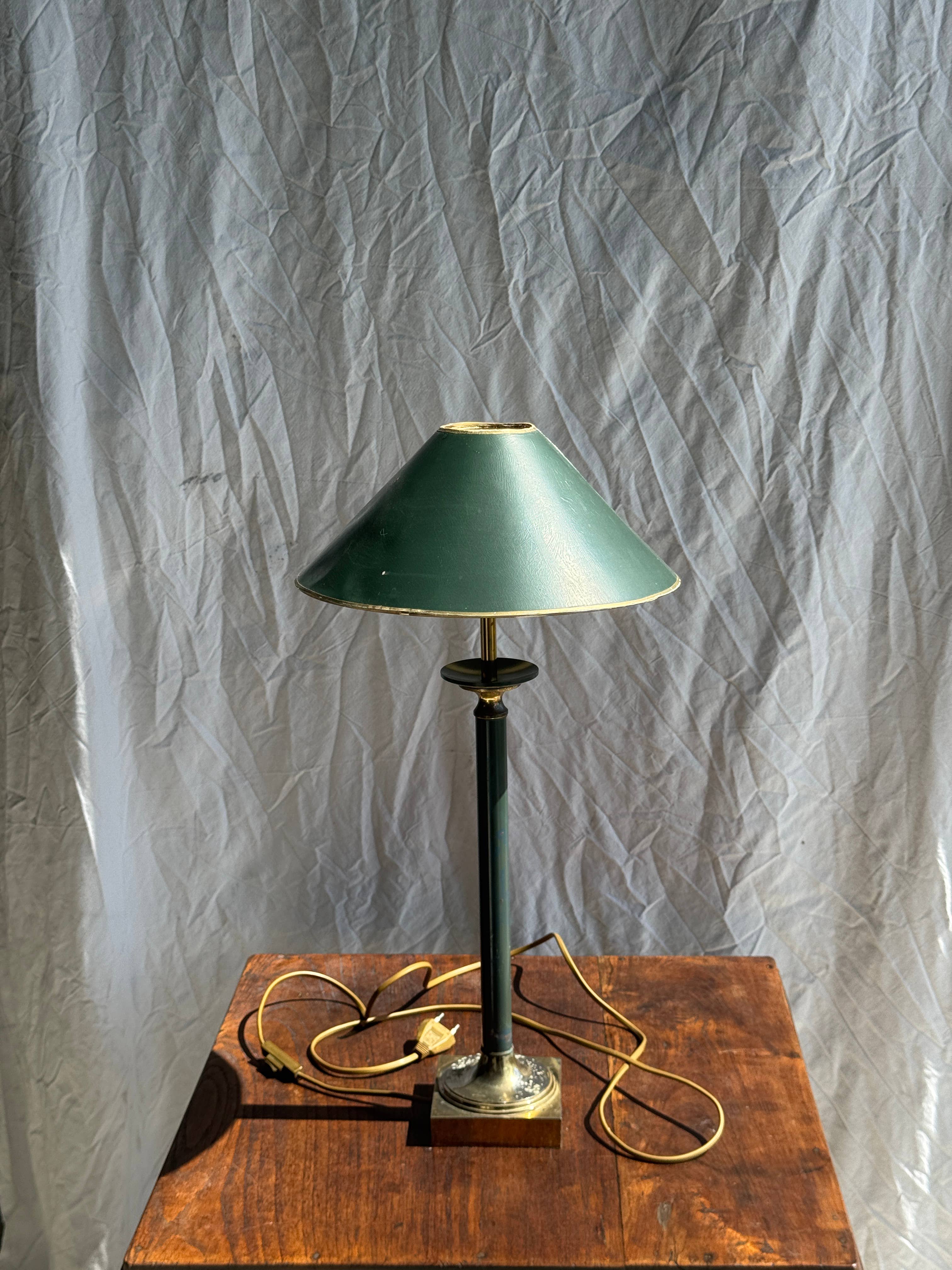 Office Objets - Wholesale Accent/Desk Lamp - Vintage green and gold table lamp H60 D3017