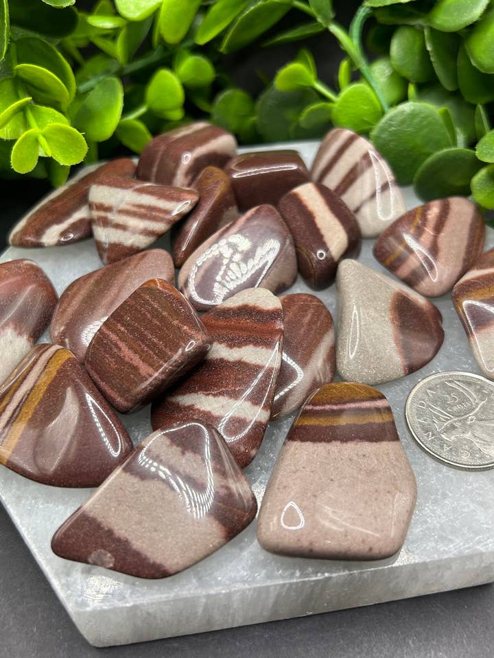 Pierres torturées Shiva Lingam pour la vente par Moonbeam Healing
