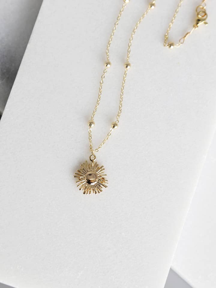 Middagstid Sun Halsband, Dainty, Guld, Himmelsk, hänge, brast för wholesale av Acute Designs