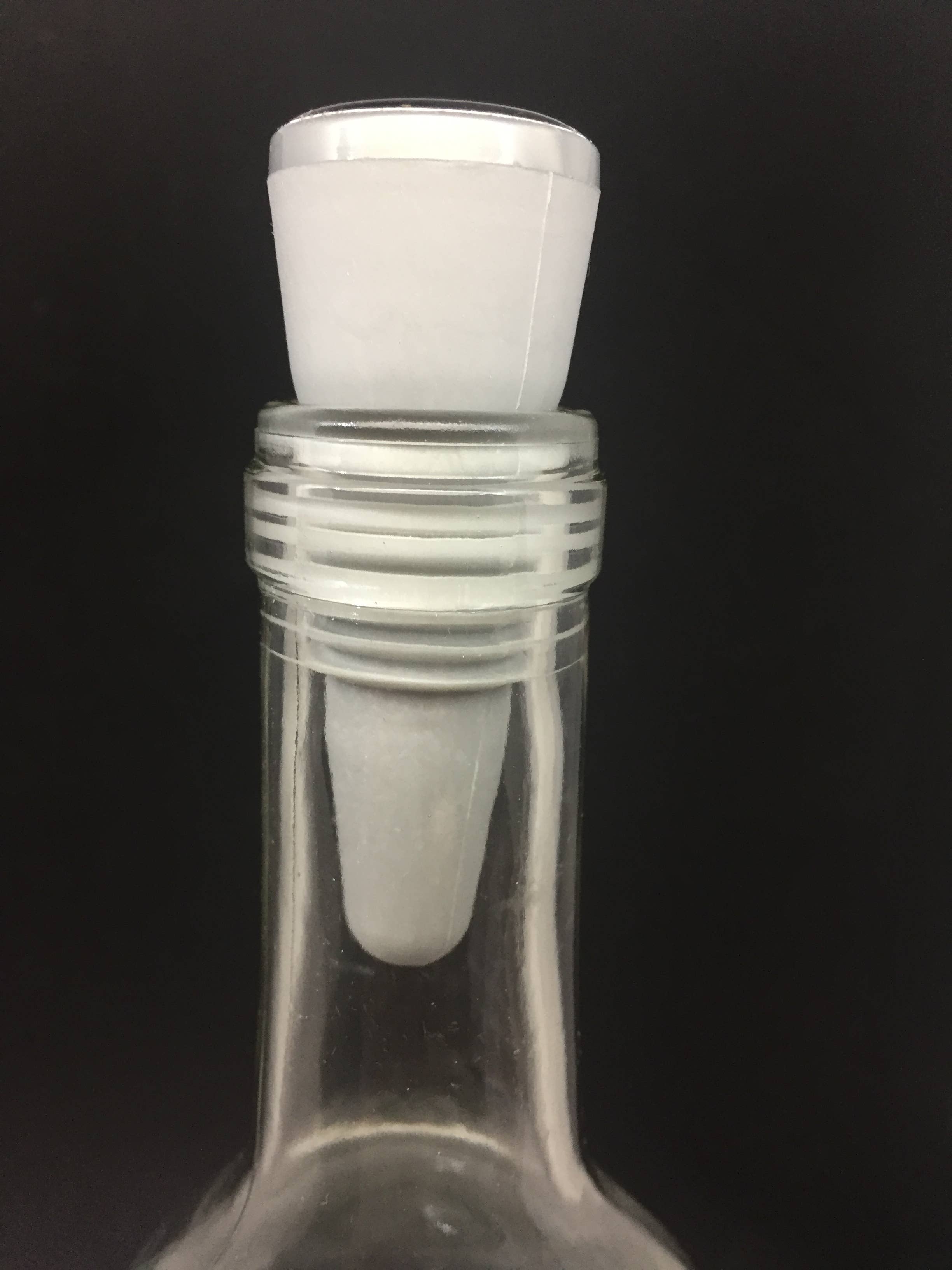 The Wine Steward LLC - Wholesale Wine Stopper - Cheers Bottle Stopper1