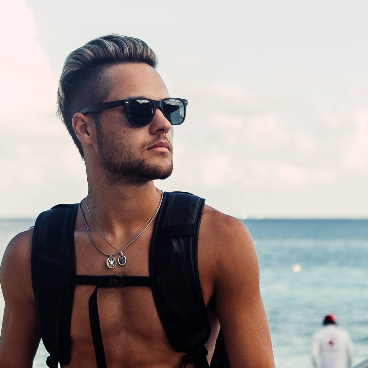 GOWOOD - Wholesale Sunglasses - Unisex - Ebony Wood Sunglasses with Black Polarized Lenses4