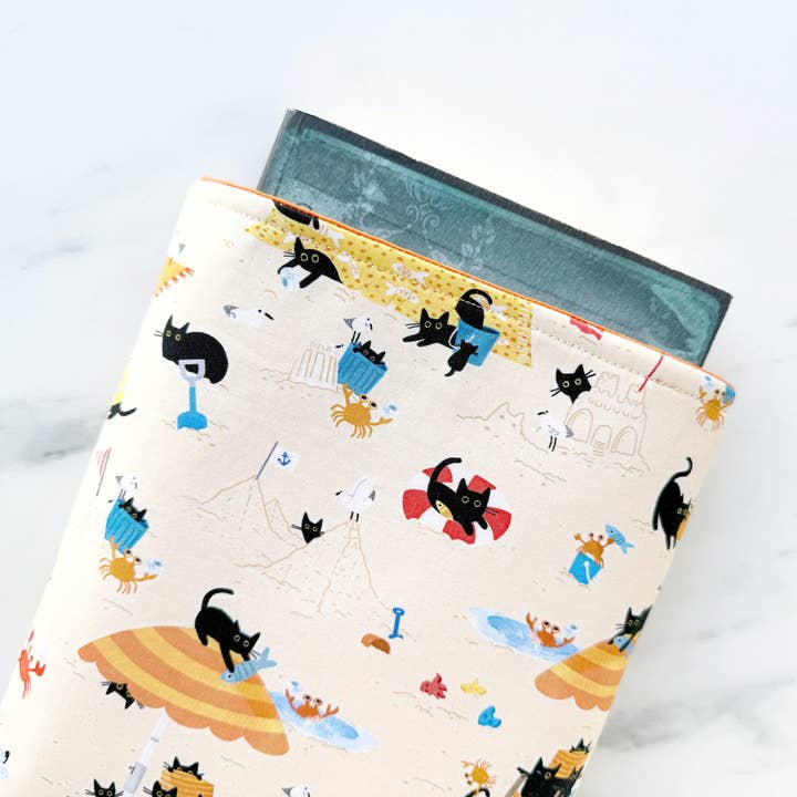pillowhead designs - Wholesale Book Cover - beach cats - padded book sleeve, book pouch1