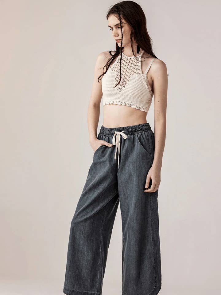noflik - Wholesale Jeans - Women's - Denim Crop Pants with Dolphine Tail Hem - INP1021B_12
