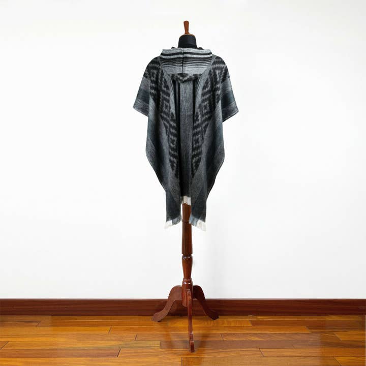 ECUALAMA - Wholesale Poncho - Unisex - Nambija - Lightweight Baby Alpaca Hooded Poncho - Charcoal6