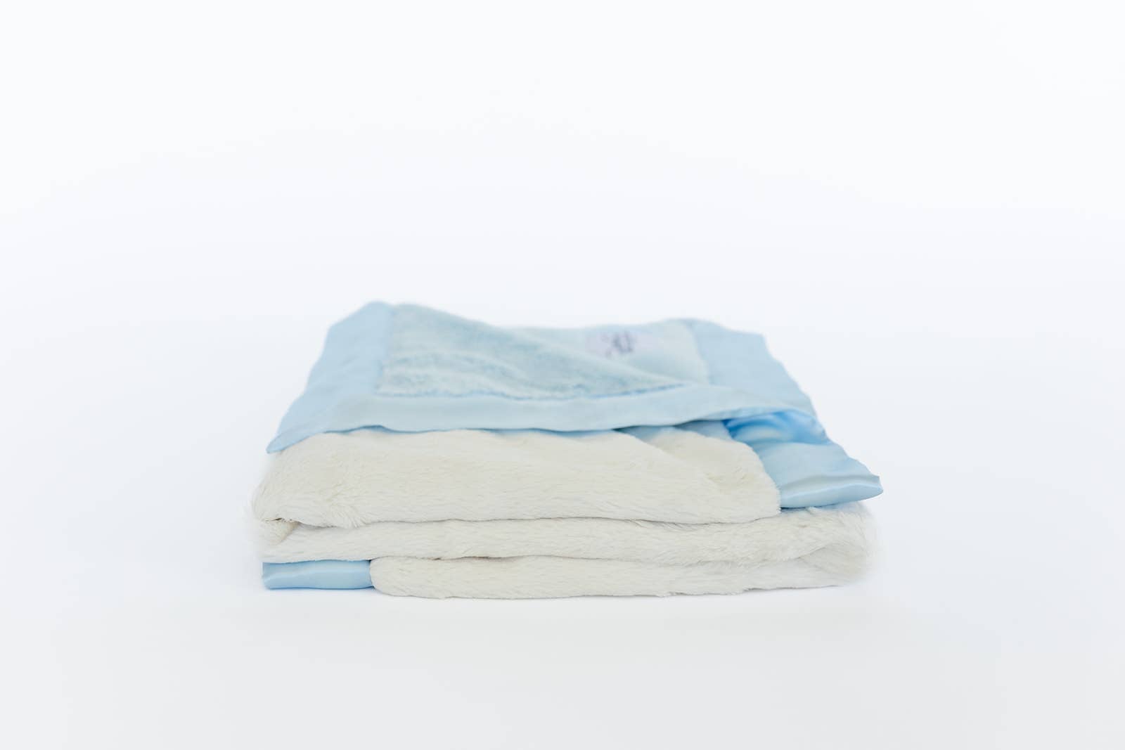 ellie and sam – wholesale Gosefilt - Baby – Lyxig Duo Satinbård Filt - Blå / Elfenben7