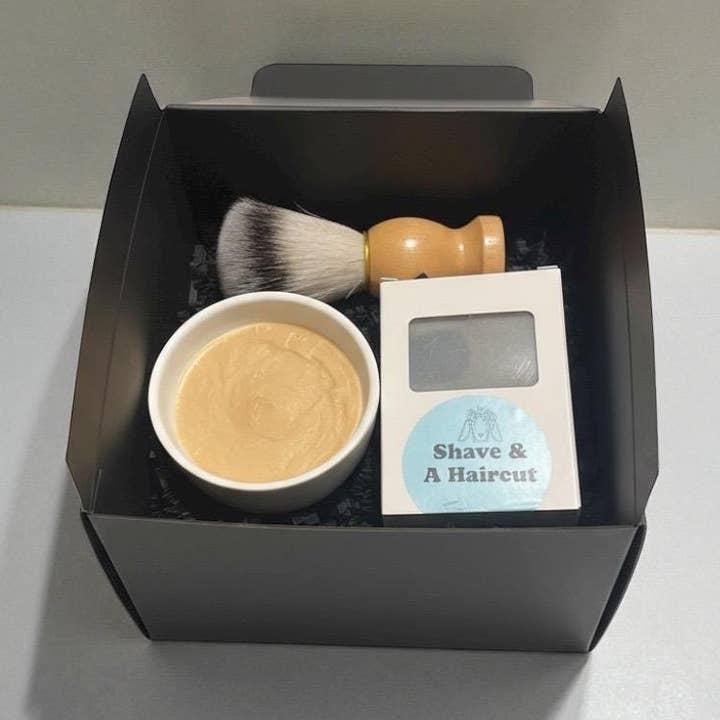 Men’s all-natural shaving soap kit for wholesale by Daisy Chain Farm