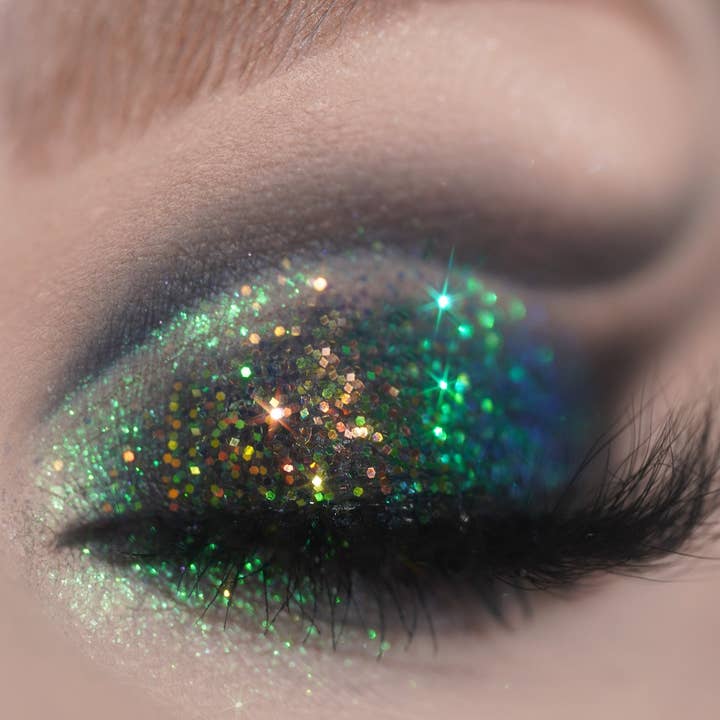 Karla Cosmetics - Wholesale Eyeshadow - Mermaid Fin Duochrome Glitter2