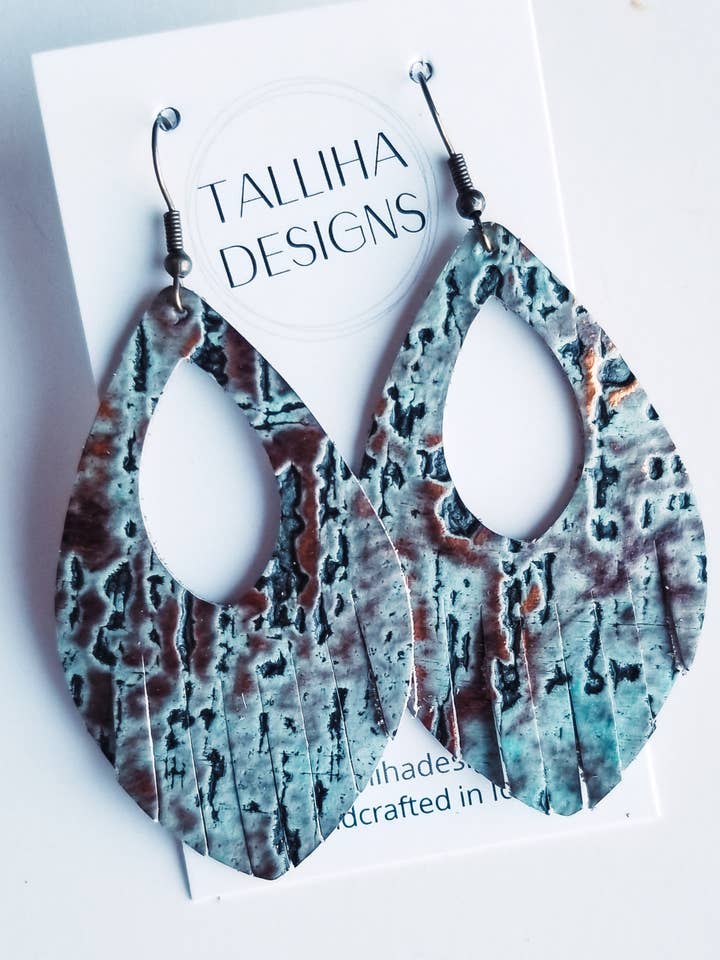 Boucles d'oreilles à franges occidentales en cuir véritable Wildwood turquoise pour la vente par Talliha Designs