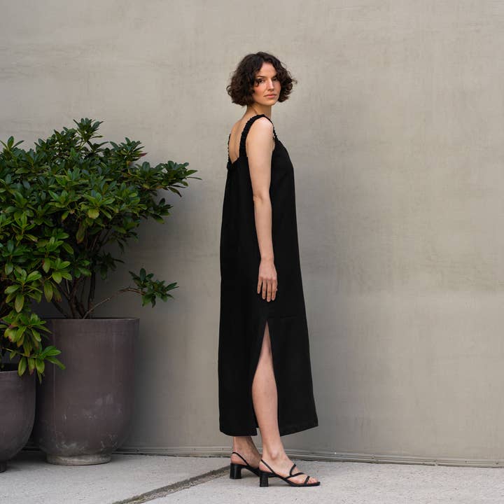 menique - Venta al por mayor Vestido - Mujer - Vestido Largo Peto de Lino Fiona con Escote Cuadrado - Vestido Casual1