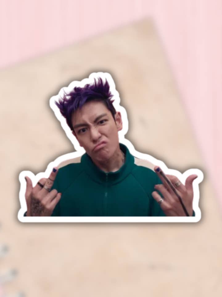 Pegatina de Thanos Squid Game, divertida, de moda, programa de televisión, calcomanía para portátil para venta al por mayor de Lalatina Shop