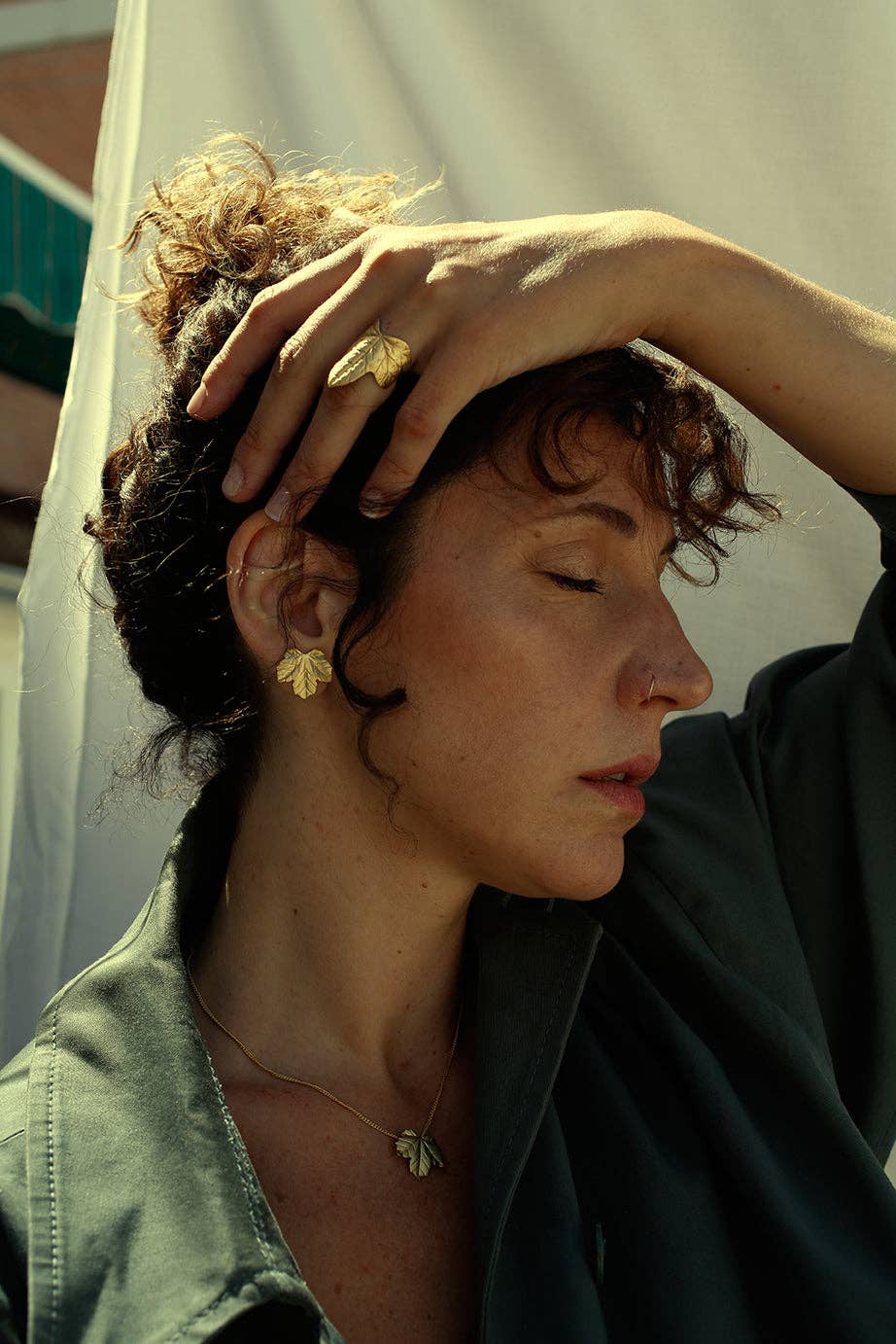 Ginger & VelVet – wholesale Stud/post earrings – Small 24ct gold-plated Ivy earrings0