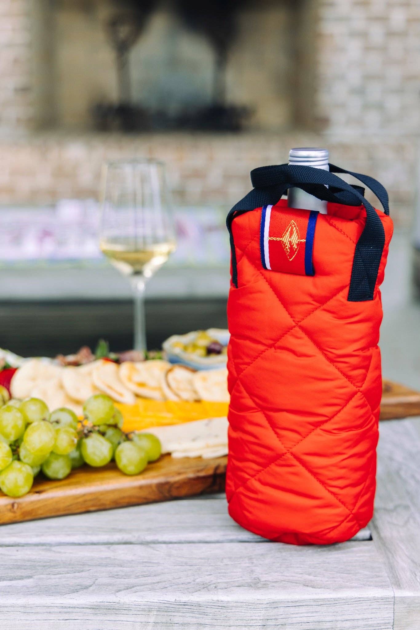 Pretty Rugged - Wholesale Wine Tote - Puffer Wine Tote11