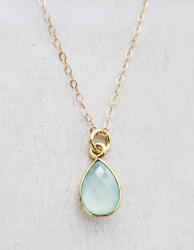 Sosie Designs – Großhandel Kette mit Anhänger/Charm – Gold Teardrop Aqua Chalcedon Halskette2