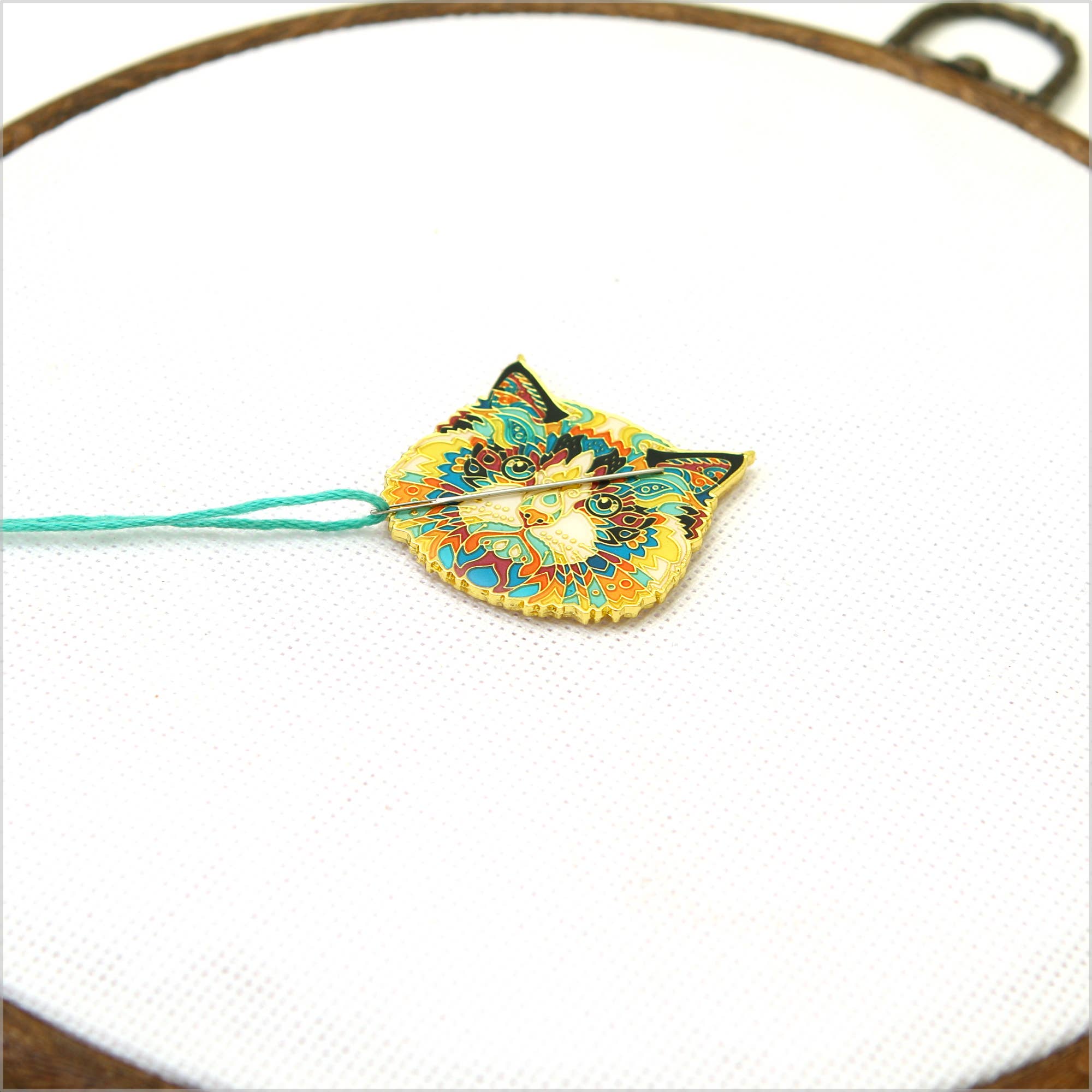 Awesome Pattern Studio - Wholesale Embroidery/Cross Stitch Supplies - Mandala Cat - Magnetic Needle Minder Set #13