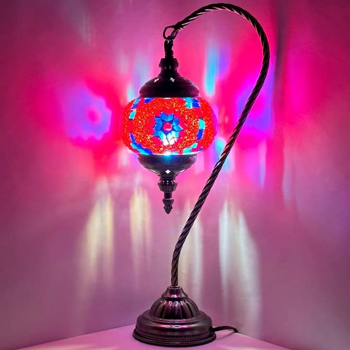 Lampe en mosaïque SILVERFEVER, lanterne col de cygne, étoile rose pour la vente par Silver Fever
