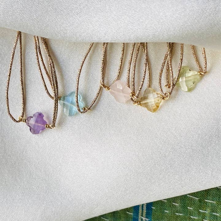 Semi precious stone bracelet clover - Marion Clover (BMA1C) for wholesale by Sophie Deschamps Bijoux