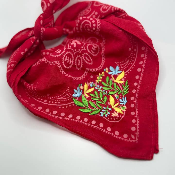 Valentins buntes Herz-Bandana für den Großhandel von Little Lamb Designs