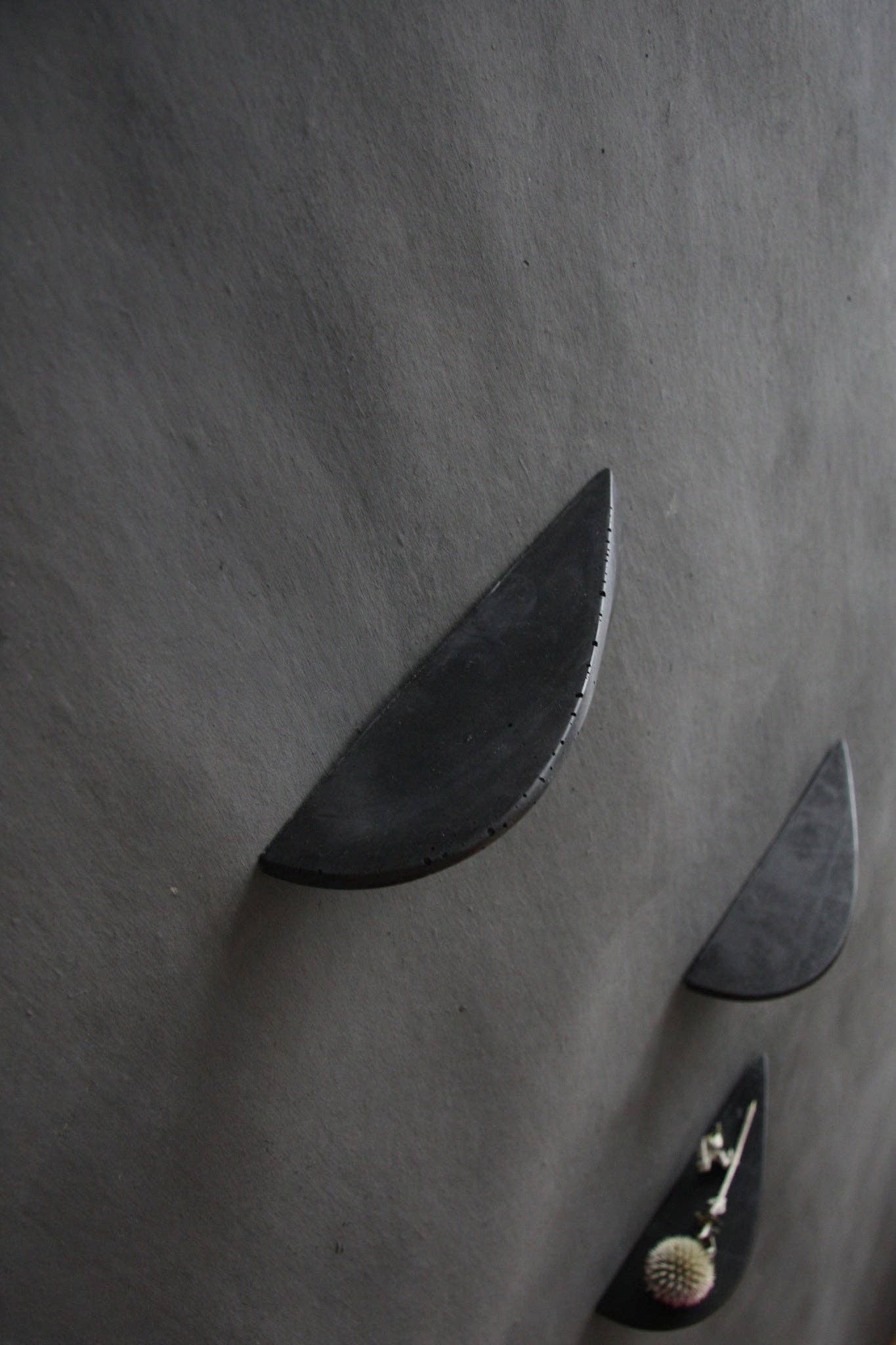 Formpoet - Wholesale Wall Mounted Shelf - Concrete wall shelf small - black9