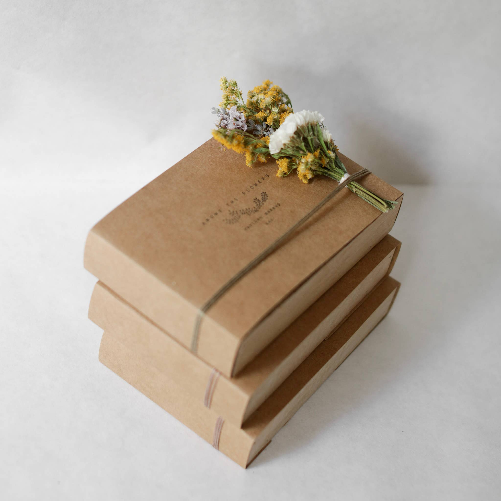 Among the Flowers - Wholesale Makeup Highlighter - Earthen Makeup Set3